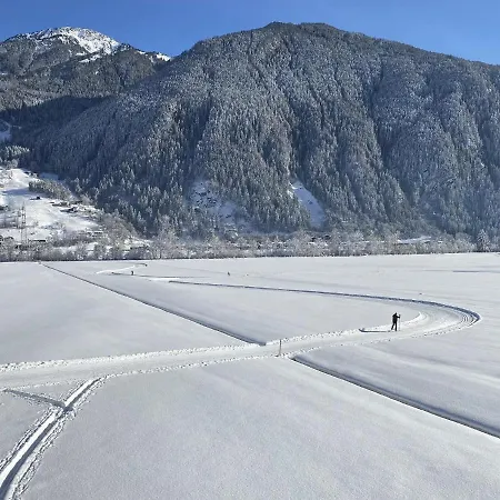 Huber Rosmarie דירה שוונדאו
